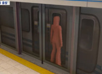 2호선 사당역서 죽을 뻔했다…스크린도어 갇혔는데 지하철 출발