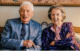 70년 해로 아내와 동반 안락사한 네덜란드 전 총리