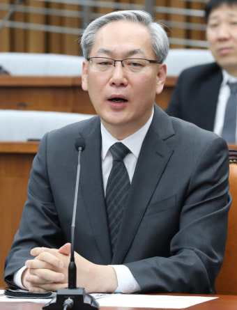 발언하는 엄상필 대법관 후보자
