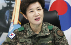與 영입 '여군 최초 투스타' 강선영, 전지예 겨냥 …