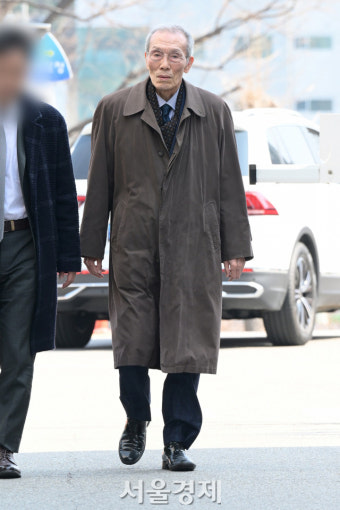 오영수, 강제 추행 혐의로 재판 출석 [SE포토]