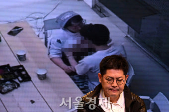 오메가엑스 강제추행 영상에 고개 숙이는 황성우 대표 [SE포토]