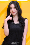 권은비, 여기서 누가 제일 예쁘지? [SE★포토]