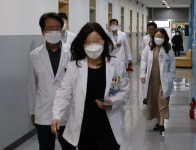 25일 의대교수 '집단사직' 실현될까… 정부 