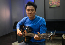 안치환, 기타 연주하는 섬세한 손길 [SE★포토]