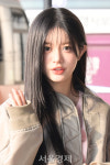 아일릿 민주, 요정의 손 인사 [SE포토]