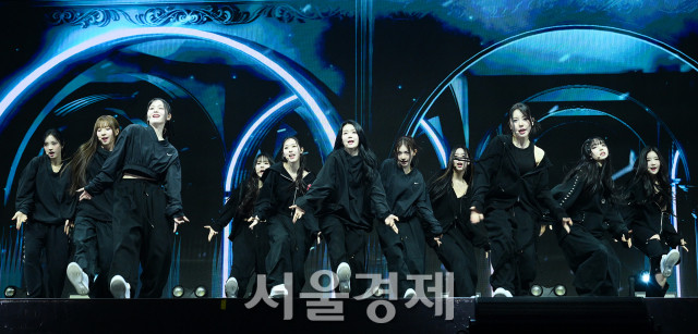 트리플에스, 깨어 선보이며 완전체 컴백 기대감↑