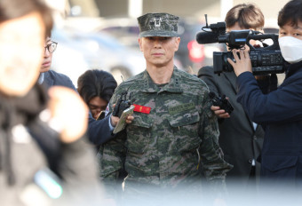 밤샘조사 마친 임성근 前 해병대 1사단장… “성실히 조사 임해”