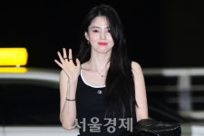 한소희, 결별 후 첫 공식석상! 여전히 예쁘네~ [SE★포토]