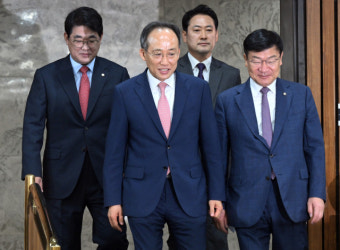 與 추경호 