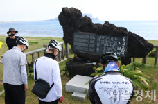 ‘자전거관광에 진심’ 유인촌 “국내 전적지 돌고 다부동까지 간다”