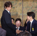 박주호 눈 피한 홍명보…