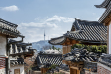 관광객 몸살 북촌 한옥마을, 오후 5시부터 방문 제한한다