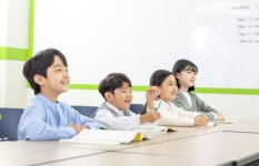 이게 아동학대인가요?…초등학생 팔 잡아 일으키다가 대법원까지 간 선생님