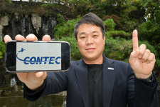 이성희 대표 "우주전시회마다 찾아가 