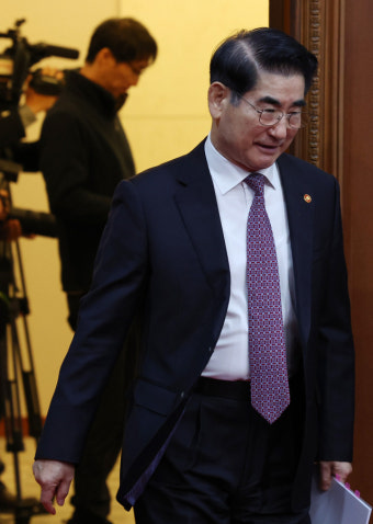 내란 혐의·메시지 삭제 의혹…'김용현 檢조사 중 긴급체포'