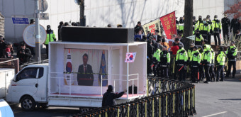 성탄절에도 반쪽 나뉜 尹 퇴진 찬반집회…명동성당·관저 앞으로