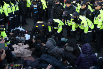 공수처, 윤대통령 체포영장 발부 사흘째 집행 미뤄…내일 유력
