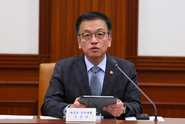 한미 FTA로 인한 영향 파악 중요, 최 대행 부가세와 디지털서비스세 예의주시