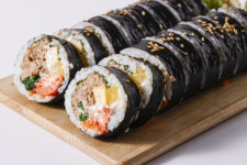 국민반찬 김 맛 알았나…외국인들 김밥 사랑에 진짜 금값 됐다