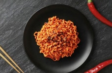 불닭 보이면 무조건 사야 해…요즘 정말 없어서 못 판다는데 무슨 일?