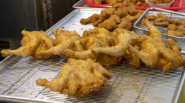 불금엔 무조건 치맥이었는데…치킨·호프집, 다 어디로?