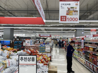 한달째 할인에도 매장 한산한 홈플러스…기업회생안 제출때까지 겨우 버틸듯