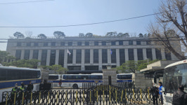 경찰, 헌재 앞 100m 진공상태 착수…인근 학교에 휴교 공지