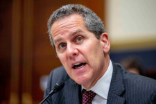 바 연준 이사 “관세는 공급망 충격…연내 물가·실업률 상승, 성장둔화”