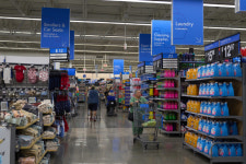 美경제 바로미터 월마트, 1분기 깜짝 실적에도 가격 인상 불가피