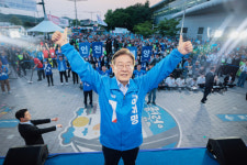 이재명 48.1% 김문수 38.6% 이준석 9.4%[리얼미터]