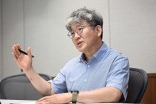 AI로 폐기물 선별…재활용률 높여 직매립 쓰레기 대란 막아야