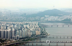 경매시장도 대출규제 영향권 본격화…서울 아파트 낙찰가율 5개월만에 하락[집슐랭]