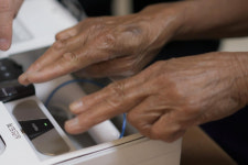 섬마을 노인 살린 AI 심전도 측정기…의료공백 메운 디지털 헬스