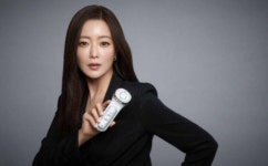 "창업 10년 만에 아모레 눌렀다"…2.5조 자산 만든 30대 '영앤리치 CEO', 누구?