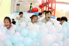 놀이터 대신 집에서 유튜브…폭염에 아이들 뛰놀 곳 태부족