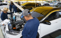 정비사들의 추석 선물…추석맞이 차량 무상점검