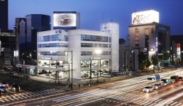 폭주하는 코오롱모빌리티그룹, 4거래일 연속 상한가 [이런국장 저런주식]