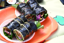 김밥천국, 교통지옥…김천김밥축제, 첫날만 8만명 몰렸다