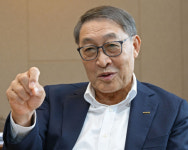 이현순 중앙대 이사장 AI 시대에도 붕어빵 교육 여전…규제족쇄 풀어 자율혁신 유도해야