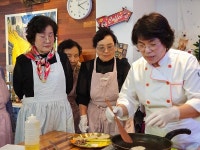 요리로 연결되는 새로운 돌봄… 라떼는집밥 시니어 요리학교로 큰 호응 얻어