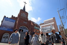 백제 古都이자 종교·역사 유적 집적지, 공주서 ‘지역균형성장’을 보다 [최수문 선임기자의 문화수도에서]