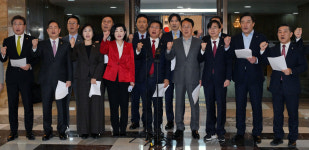 ‘글로벌특별법’ 제동에…부산 의원들 “민주, 지역발전법 선거 도구화”
