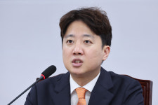 野 ‘스벅 가야지’ 배재고 징계에 “과도한 조치...철회돼야”