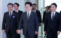 李 “우크라, 사과 거부하면 추가 조치”…주우크라 대사 소환 검토