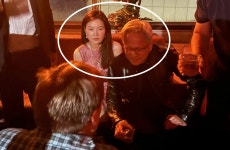 술잔 든 젠슨 황 옆자리 中여성 “스파이라고?”…美 정보당국이 의심한 정체가