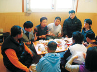 中企，불우이웃에 ‘따뜻한 온정’