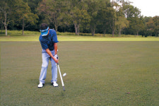 [이승은의 리얼 숏게임] 그린에 올린 공 ‘떼굴떼굴’ 막으려면