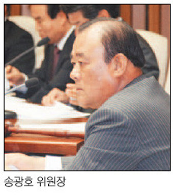 송광호 국조특위위원장 “의심되는 사람 명단 100% 공개할 것”