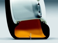 “못 박혀도 펑크 안나는 타이어”